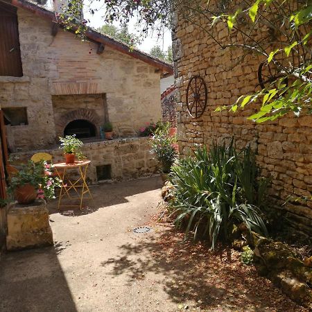 Traditional Stone Cottage Condac Exterior foto
